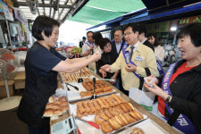 광주시 광산구, 박병규 청장 – 송정매일시장에서 추석맞이 명절 장보기 행사 진행