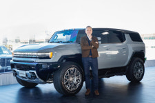 서비스망 없앤 한국GM, 신차 3종 대거 출시···국내 通할까?