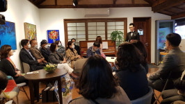 언덕 위 오아시스, 서담재