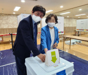 고남석 후보 동춘1동행정복지센터에서 사전투표