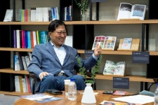 벽돌창고를 아트플랫폼으로, 문화행정의 뚝심