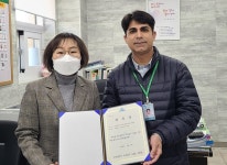 이제 외국인 통장 시대... 미추홀구, 첫 외국인 통장 임명