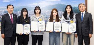 생폐소생술로 행인 목숨 구한 작전여고생 4명 특별장학금 받아