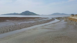 고려산·혈구산의 정기를 머금고, 저수지와 평야를 잇다