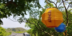 세상을 비추는 자비로운 등불, 전등사에서