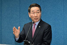 유정복 시장, 9일 대선 출마 선언... 자유공원 맥아더 동상 앞