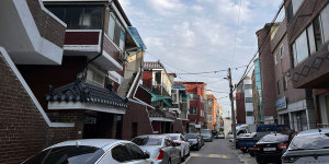 정겨운 그 시절 선물의 집 같은, 관교동에서