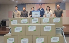 한수원, 경주시장애인종합복지관에 작업복·성금 전달