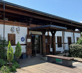 [업계만화경] 성지순례 욕구 뿜뿜! 편의점업계가 주목한 전통의 맛집은?