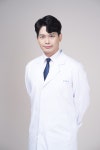얼굴 홍조, 피부과 치료 활용한 근본적인 해결책 구하려면