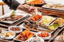 500℃ 화덕 생선구이 ‘부산에뜬고등어’, 본격 가맹사업 시작