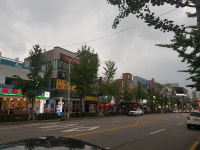 코로나19 위기로 사실상 거리두기 3단계가 실시된 광주광역시 한산한 거리