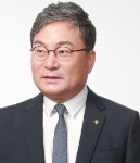 檢 