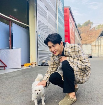 사생활 논란 김선호, 인기 예능 '1박2일' 어쩌나...'하차요구 받아들여'