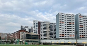 대우건설·SK에코 시공 매교역 아파트, 수원중 여학생 화장실 빤히 보여…왜?