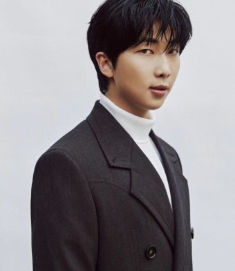 BTS 뷔XRM, 논산훈련소 입소 하며 심경전해…진X제이홉X슈가 휴가내고 '완전체'로 배웅