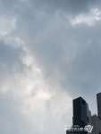 [내일날씨] 폭염 가운데 전국 소나기... 서울·경기내륙 5~40㎜ ... 미세먼지 좋음~보통
