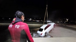 [22일 오늘의 사건사고 ①] 서귀포시 안덕면 화순금모래해수욕장 인근에서 승용차 추락사고 등