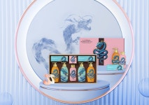 [HOT 마켓 트렌드] 이제 설 선물세트 디자인도 AI가…LG생활건강, AI가 그린 청룡에디션 설 선물세트 출시