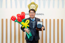의왕시의회 서창수 의원, 자원봉사 2천 시간 인증패 수상