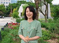 디오제이씨DOJCKOREA | [현장에서] 은밀한 '붉은 선'을 넘어…광화문, 거장의 심장 소리를 듣다