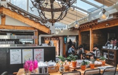 한옥카페에 완주 팝업스토어 열고 MZ 공략