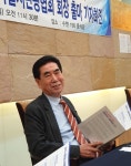 서울시협 출사표 신중목 회장 50여년 동안 받은 혜택 환원하겠다