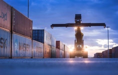 김정관 산업장관 산업 전반에 걸쳐 실효적인 대책 마련 고민중