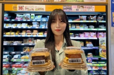 이마트24, 신세계푸드와 협력해  프리미엄버거 2종 출시