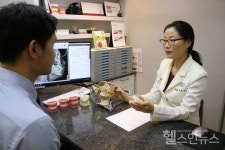 [정영욱 원장 건강칼럼] 성인 치아교정, 턱관절 건강 등 구강상태 고려한 맞춤 교정 필요