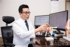 [엄상화 원장 건강칼럼] 어깨에서 나는 두둑 소리, 대수롭지 않게 보면 안되는 이유