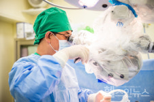 [박정현 원장 건강칼럼] 허리디스크, 고민보다는 이제 빠르게 치료해야