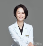 [맹아름 원장 건강칼럼] 다한증, 얼굴이나 손의 땀에 대한 강박증도 함께 치료해야