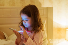 위험회피 성향 아이, 스마트폰 중독 쉽게 된다