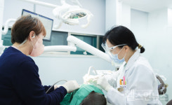 임플란트 수술, 성공률 높이기 위해 체크해야 할 점은? [정민경 원장 건강칼럼]