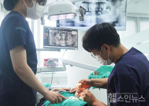 젊은 20대의 임플란트, 방치보단 빠른 대처가 중요 [김현중 원장 건강칼럼]