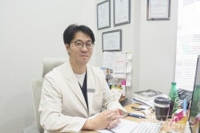 소변이 붉게 보이는 혈뇨 원인 질환은? [유현욱 원장 건강칼럼]
