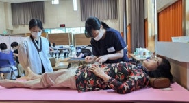 부여군노인종합복지관, 원광대 한의대 학생회와 한방 의료봉사 실시