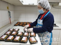 화성시 장안·남양·마도 노인보건센터 코로나19 함께 극복 노인 반찬배달 특화사업 눈길