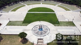 안양시, 평촌중앙공원 잔디광장 보호매트·상징분수 바닥면 정비 시민 안정 최우선