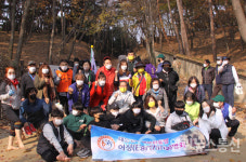 행복한동행 어싱협회, 남양주시 맨발 걷기대회 성료..홍유릉 둘레길 맨발로 걸어