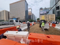 [단독] 광화문 광장 공사는 언제 끝날까?...이번엔 교통섬 공사가 와다다다