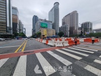 [단독] 광화문 광장 공사는 언제 끝날까?...이번엔 교통섬 공사가 와다다다