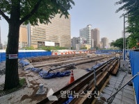 [단독] 광화문 광장 공사는 언제 끝날까?...이번엔 교통섬 공사가 와다다다