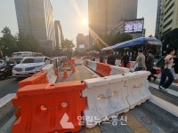 [단독] 광화문 광장 공사는 언제 끝날까?...이번엔 교통섬 공사가 와다다다