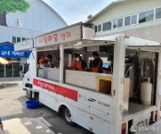 평창군사회복지협의회, 방림면 사랑이음밥차 삼계탕 전달