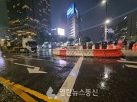 [포토] 점점 완성돼가는 광화문 광장 세종대로 사거리 교통섬...옮겨진 횡단보도