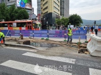 [포토] 점점 완성돼가는 광화문 광장 세종대로 사거리 교통섬...옮겨진 횡단보도