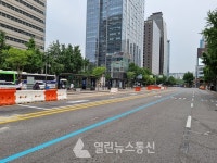 [포토] 점점 완성돼가는 광화문 광장 세종대로 사거리 교통섬...옮겨진 횡단보도