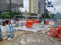 [포토] 점점 완성돼가는 광화문 광장 세종대로 사거리 교통섬...옮겨진 횡단보도